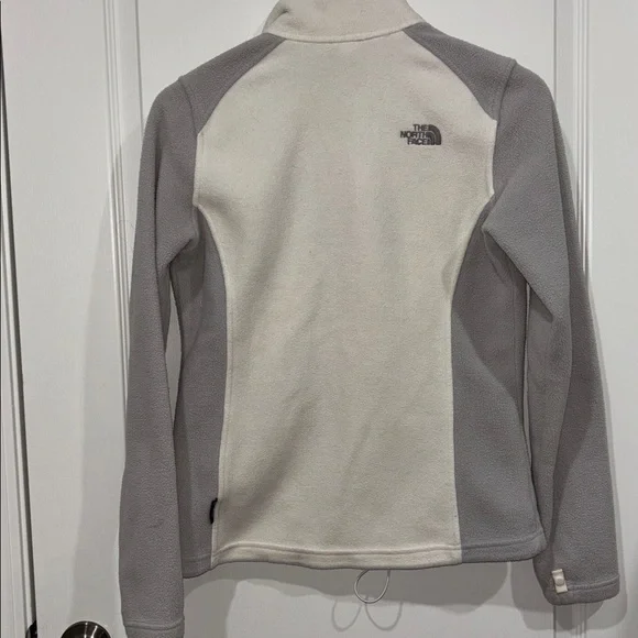 The North Face Women's Cream and Gray fleece Jacket size small - Picture 5 of 5
